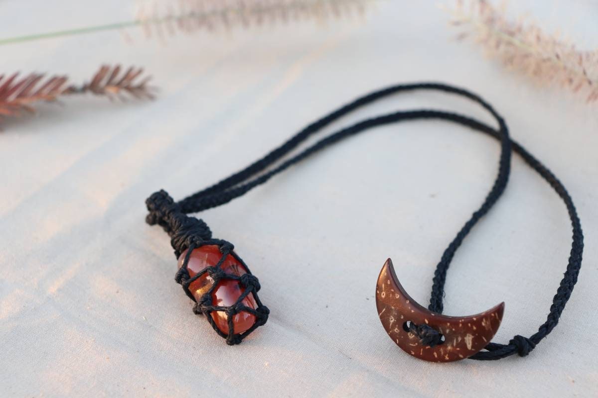 Agate | Black Hemp Wrapped Necklace